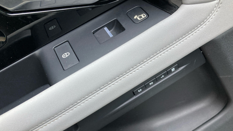 Land Rover Range Rover Evoque 2.0 D180 R-Dynamic SE 5dr Auto Diesel Hatchback